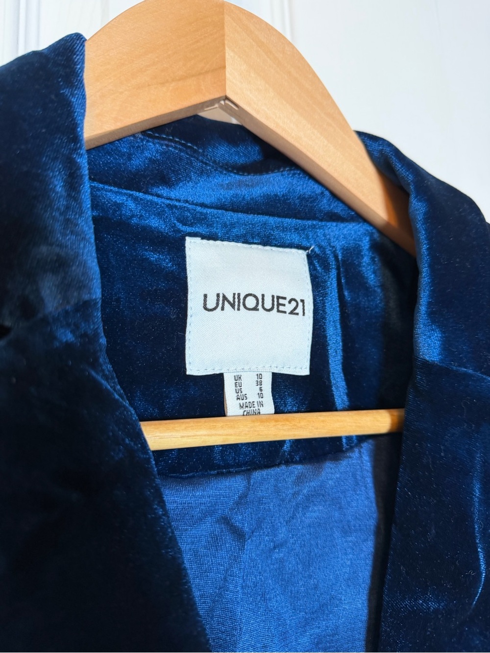 ASOS Deep Blue Velvet Belted Robe - Picture 4 of 8